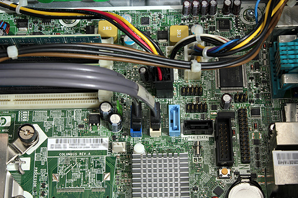 HP Compaq 8100 Elite SF Desktop PC　内部　マザーボード　拡大sata端子